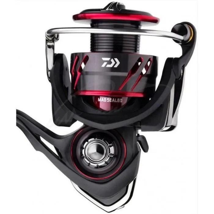 Катушка Daiwa 17 Ballistic LT 2000D